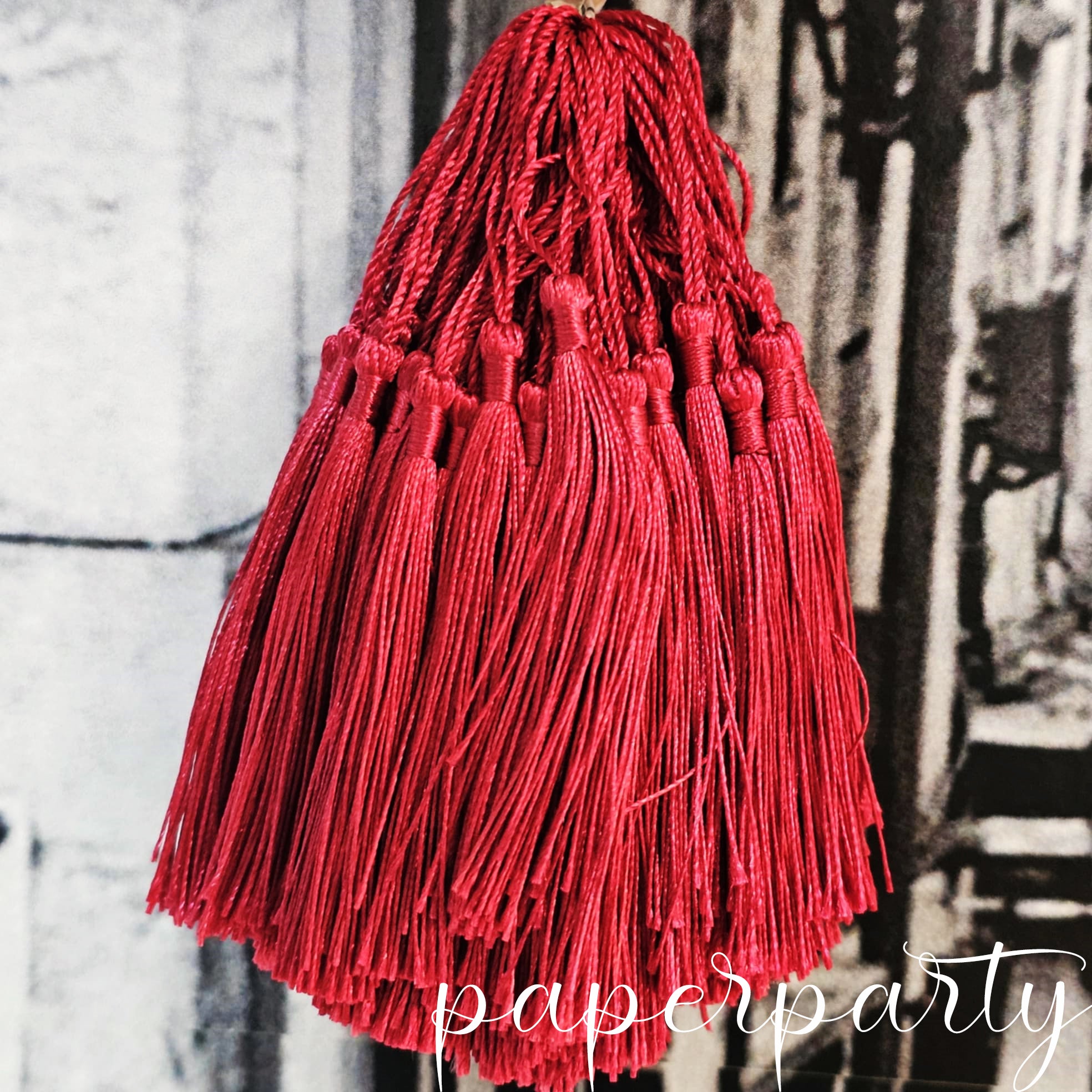 ciucuri decorativi de matase burgundy