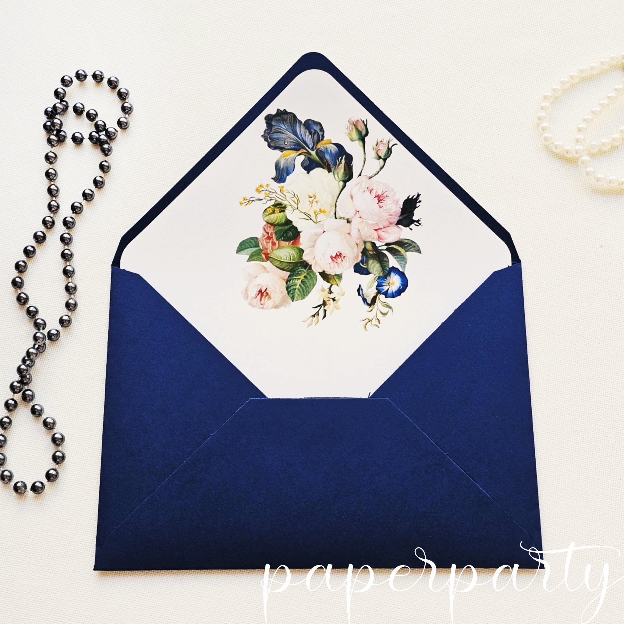 plic bleumarin cu interior in stil renaissance flowers